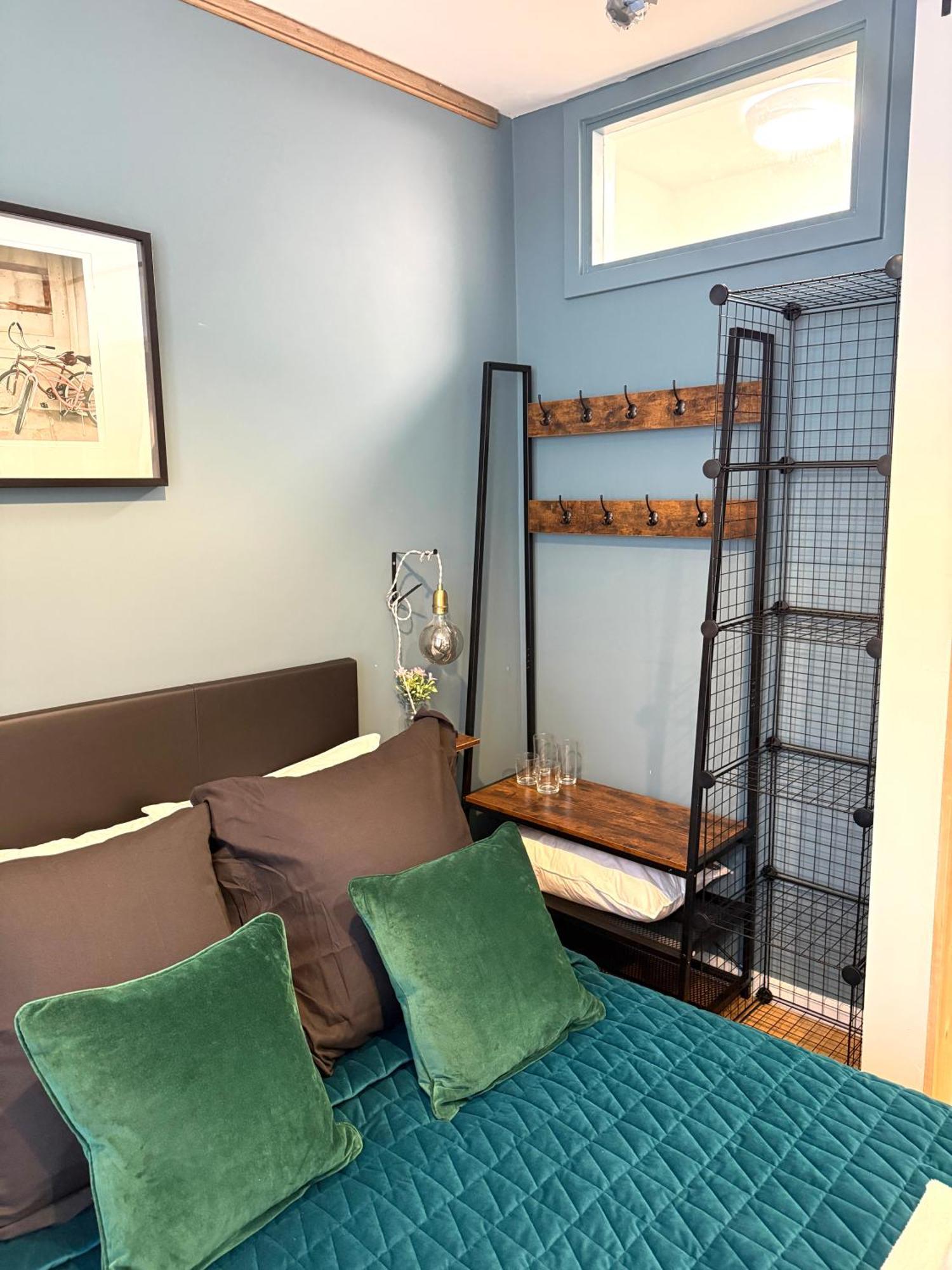 Appartamento Beautiful En-suite By Hostara Homes Londra