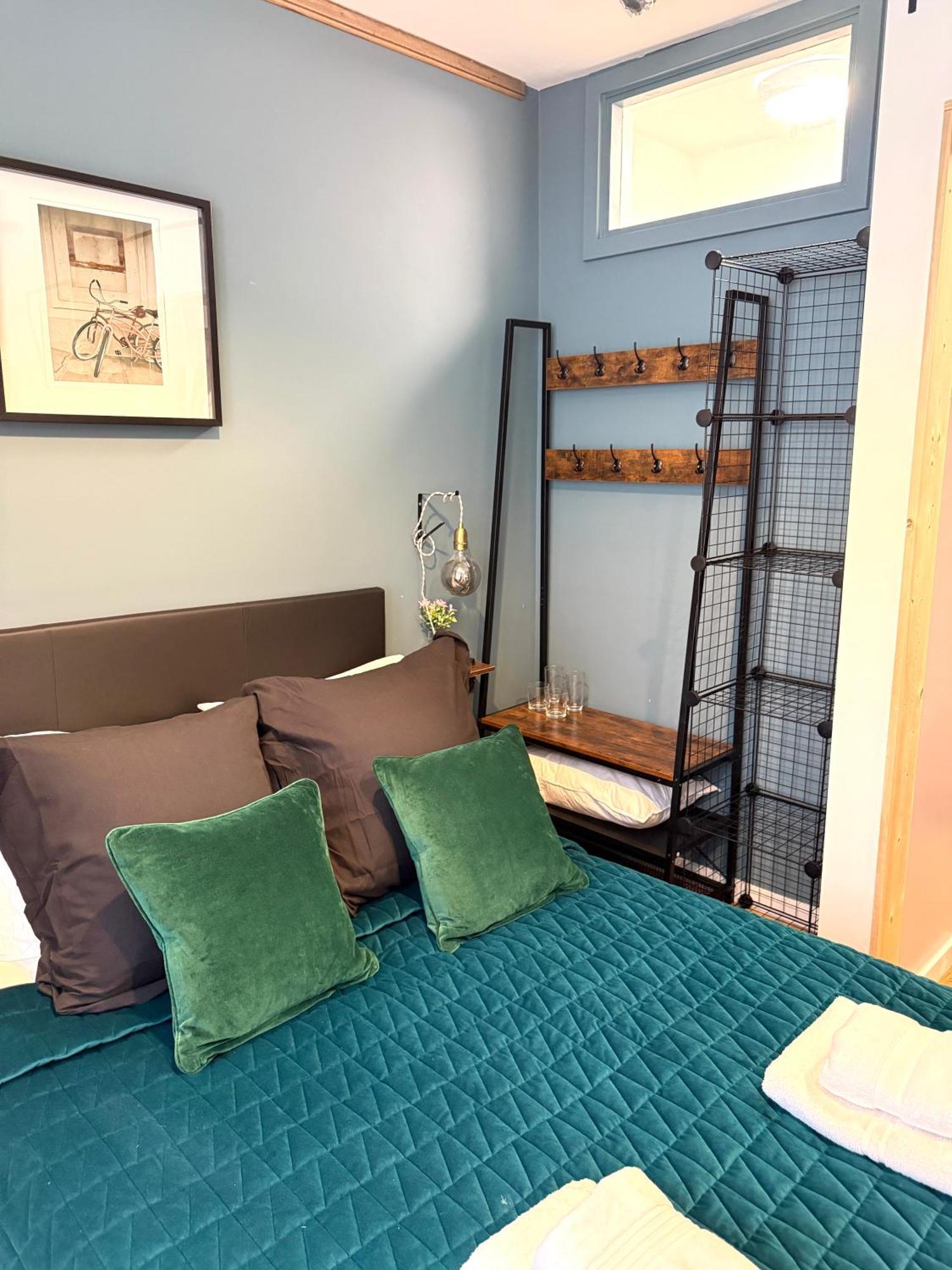 Beautiful En-suite By Hostara Homes Appartamento *